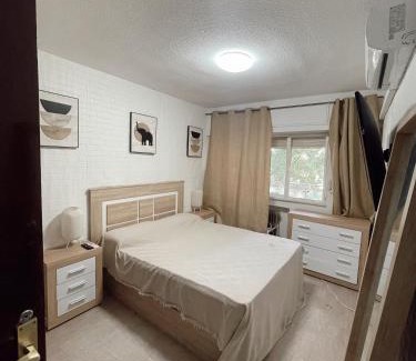 Quintana Apartamento | Habitación amplia en madrid