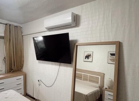 Quintana Apartamento | Habitación amplia en madrid