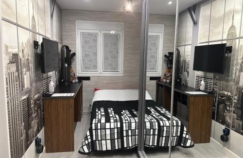 Almenara Casa | Habitación New York - 5 Torres