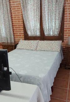 Azuqueca de Henares Apartamento | Habitación,Piscina y Jardín