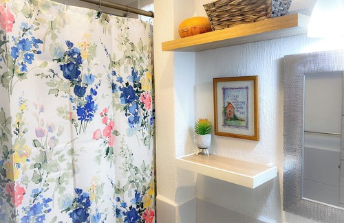 Zona 12 Hotel | Habitacion doble triple H1