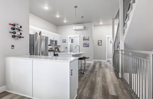 West Bench Condominio | “#HabitueHomes - West Bench McCoy - New Condo! Treadmill!
