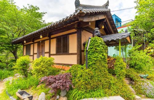 Hwagae Casa | Hadong kkotdam pension