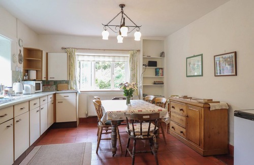 Pontfadog Cabaña | HAFOD, pet friendly, character holiday cottage in Chirk