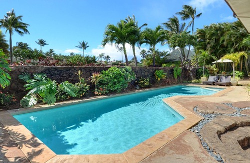 Bayview Casa | Hale Maluhia: Custom Premier AC Home a pocos pasos de la playa de Shipwreck's Beach.