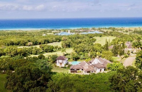 Montego Bay Villa | Half Hill 1BR