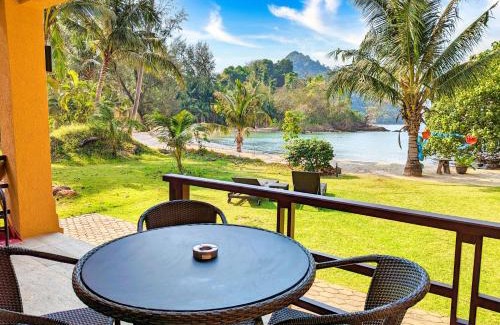 Klong Son Villa | Half Moon beach Villa - by KohChangVillas