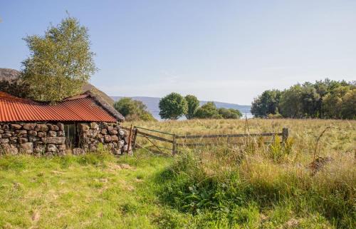 Isle of Scalpay Casa | Half of 12 Camustianavaig