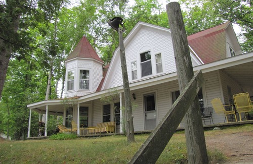 Alden Casa | En el lago Torch cerca del río Clam ~ Magníficas vistas ~ Muelle en el río Clam!