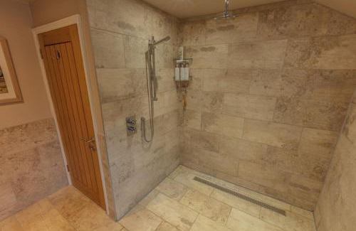 Cranbrook Casa | Halfmoon Lodge @ Knights Hole wheelchair access
