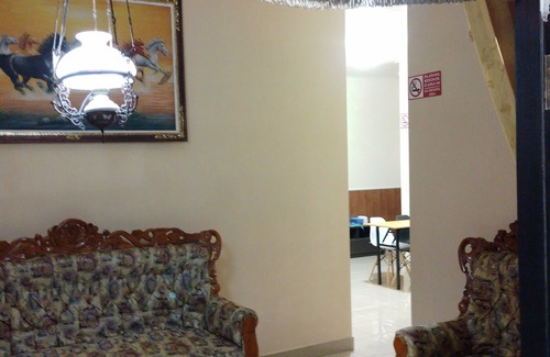 Kalipuro Cama Y Desayuno | HALFWAY House