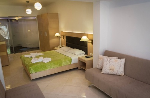 Polichrono Hotel | Halkidiki Palace