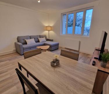 Chateaudun Apartamento | Halte Douillette au cœur de la Ville