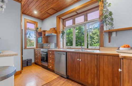 Hamilton East Casa | Hamilton Hideaway - Close to Town