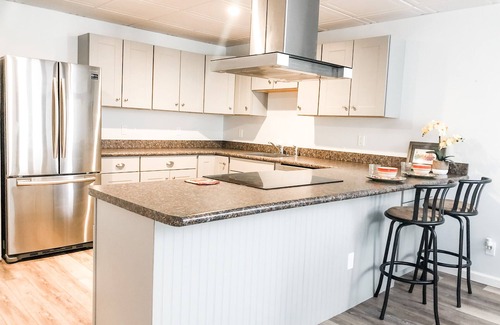 Hampton Bays Casa | Hampton Bays luxury retreat with heated pool, steps from the Beach! Pet friendly