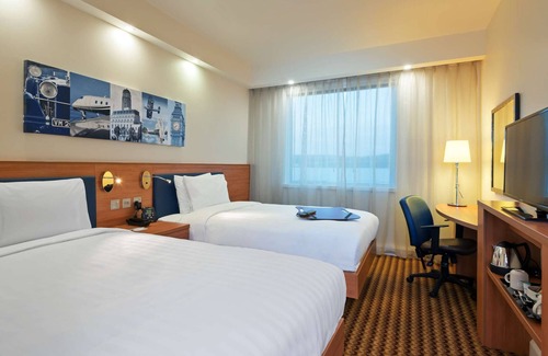 Luton Hotel | Hampton by Hilton London Luton Airport