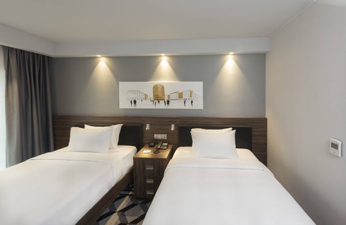 Poznan City Center Hotel | Hampton by Hilton Poznan Old Town