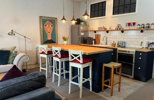 East Molesey Apartamento | Hampton Court Grand Snug Sleeps 6 - Palace walk