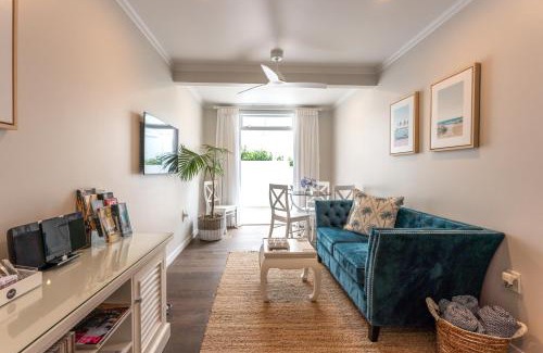 Oneroa Casa | Hampton Court