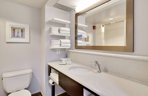 Old Town Alexandria Hotel | Hampton Inn Alexandria-Old Town/King St. Metro