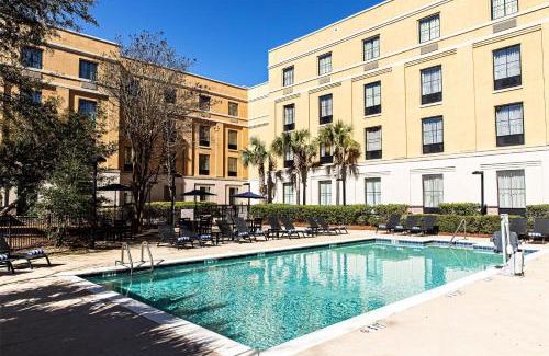 Charleston Hotel | Hampton Inn Charleston-Daniel Island