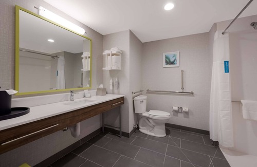 Southfield Hotel | Hampton Inn Detroit Southfield