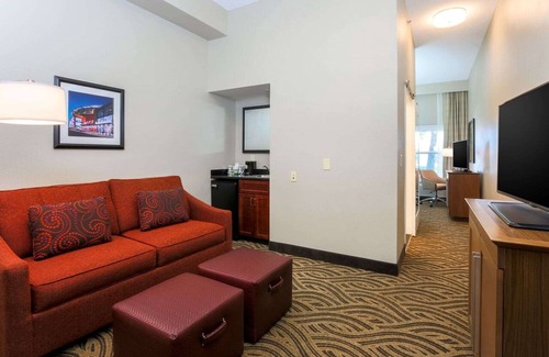 Lakes of Forest Hill Hotel | Hampton Inn Memphis-Southwind