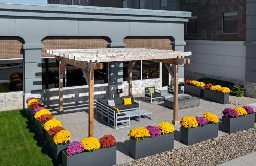 Orange Hotel | Hampton Inn & Suites Cleveland-Beachwood