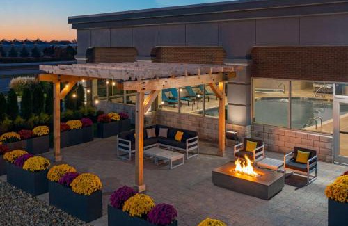 Orange Hotel | Hampton Inn & Suites Cleveland-Beachwood