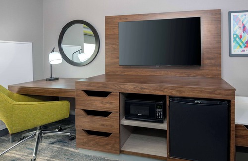 Orange Hotel | Hampton Inn & Suites Cleveland-Beachwood