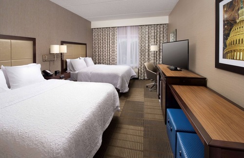 Falls Church Hotel | Hampton Inn & Suites Falls Church
