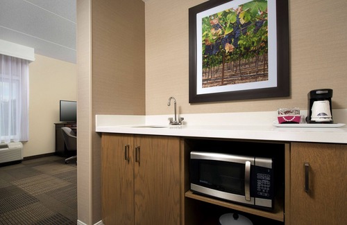 Falls Church Hotel | Hampton Inn & Suites Falls Church
