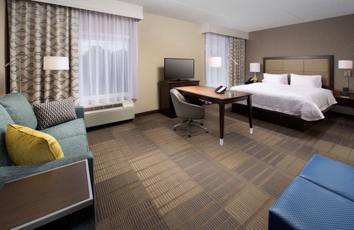 Falls Church Hotel | Hampton Inn & Suites Falls Church