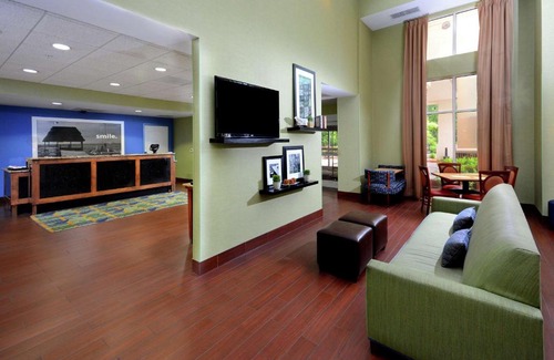 Huntersville Hotel | Hampton Inn & Suites Huntersville