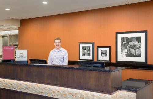 West Des Moines Hotel | Hampton Inn & Suites West Des Moines Mill Civic