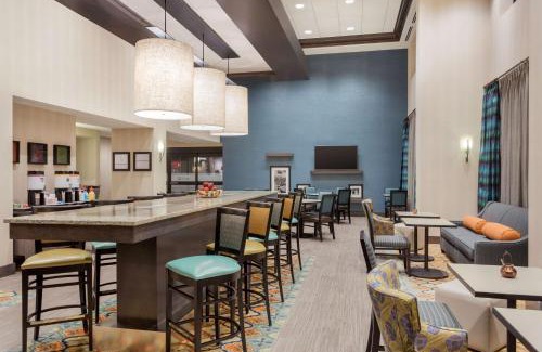 West Des Moines Hotel | Hampton Inn & Suites West Des Moines Mill Civic