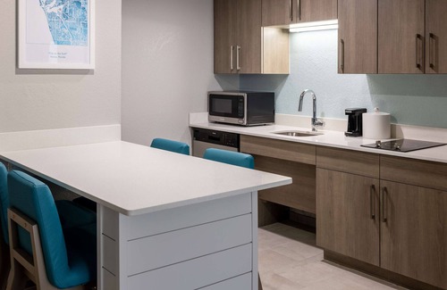 Venice Hotel | Hampton Inn & Suites Venice Bayside South Sarasota