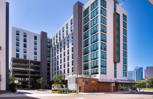 Channel District Hotel | Hampton Inn Tampa Downtown Channel District