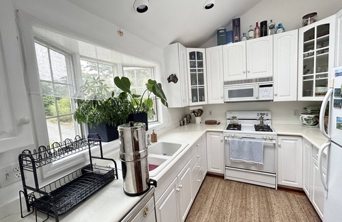 Hampton Bays Casa | Hamptons Eco-Home - 5 minutes from the beach!