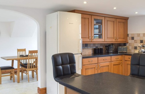 Tan-y-groes Cabaña | Hand picked for its space, high standard finish and only a short drive to Tresaith’s beach.