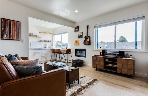 Avila Beach Condominio | Hang Ten at the Studio! Vibe in This Groovy Avila Beach Studio Condo!