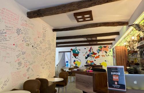 Berat Hostal | Hanna's Hostel