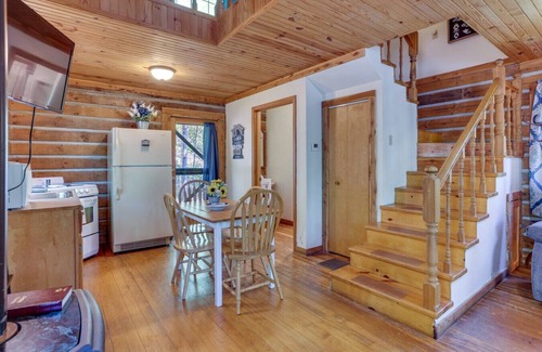 Taswell Cabina | Hansel & Gretel Cabin at White Oaks Cabins