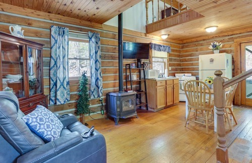 Taswell Cabina | Hansel & Gretel Cabin at White Oaks Cabins