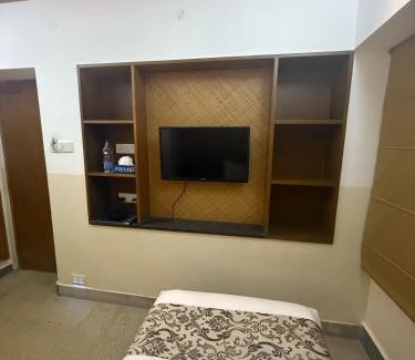 Teynampet Casa | Hanu Reddy Residences Poes Garden