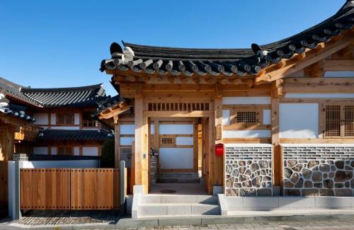 Jingwan-dong Casa | Hanultari Hanokstay
