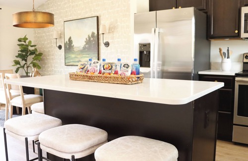 Millard Casa | Happily Home @West Omaha 4 bed separate spaces sleeps 10