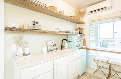 East End Apartamento | Happiness Bay: Saint George Island Waterfront Luxury