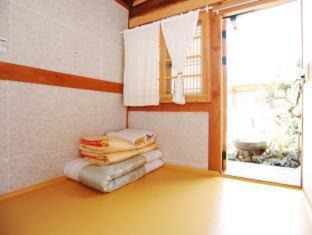 Jeonju Casa | Happiness Full Hanok Guesthouse
