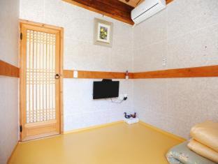 Jeonju Casa | Happiness Full Hanok Guesthouse